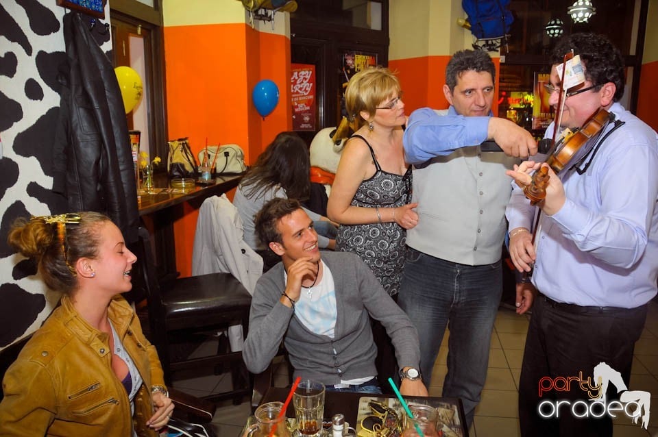 Crazy Party în Lactobar Retro Bistro,