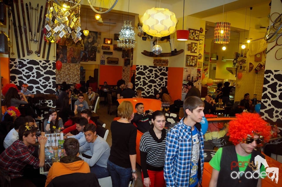 Crazy Party în Lactobar Retro Bistro,