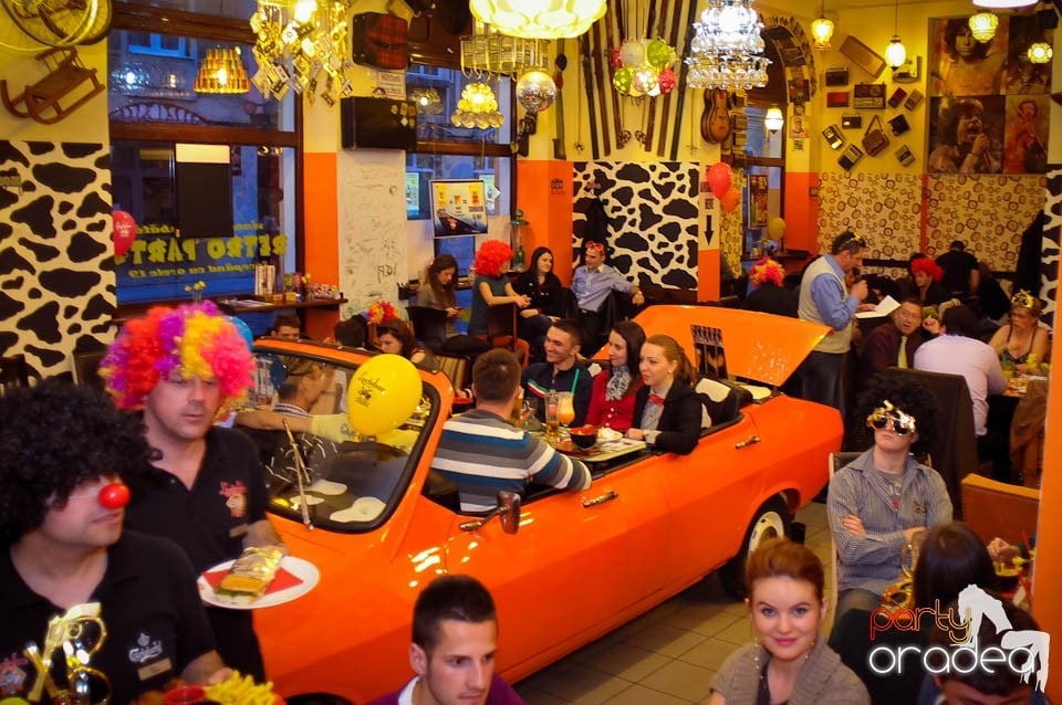 Crazy Party în Lactobar Retro Bistro,