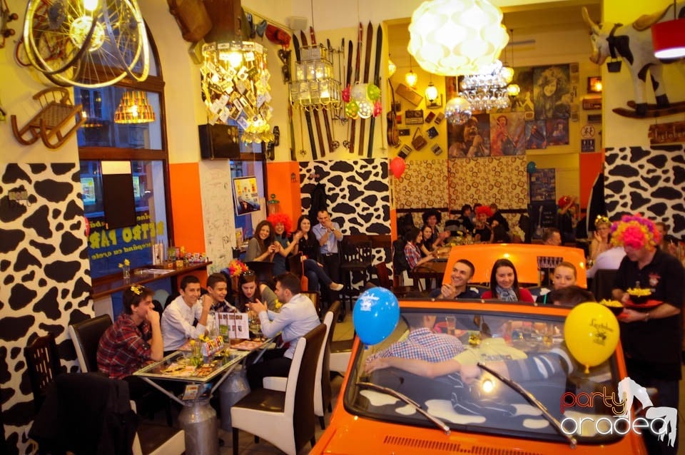 Crazy Party în Lactobar Retro Bistro,