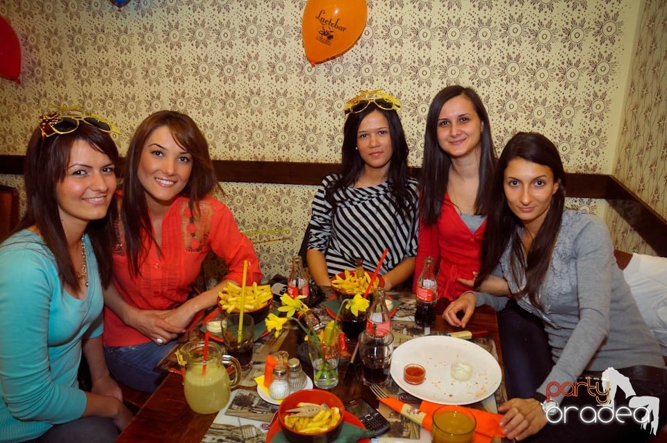 Crazy Party în Lactobar Retro Bistro,
