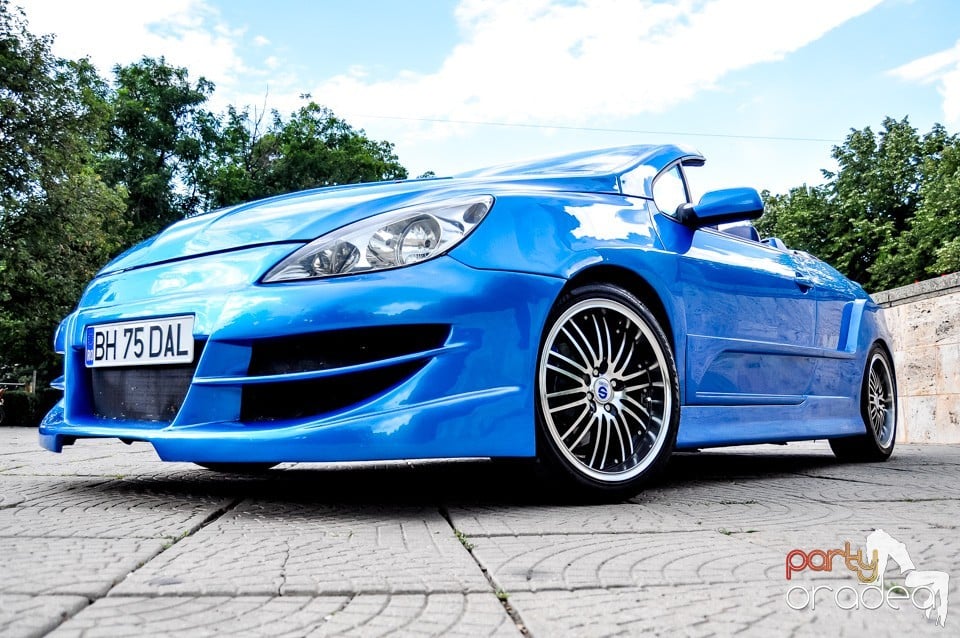 Peugeot 307 Cabrio VS Pontiac Solstice, Crazy Tuning