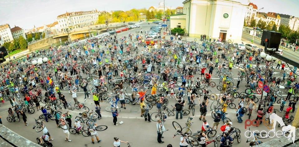 Critical Mass, 