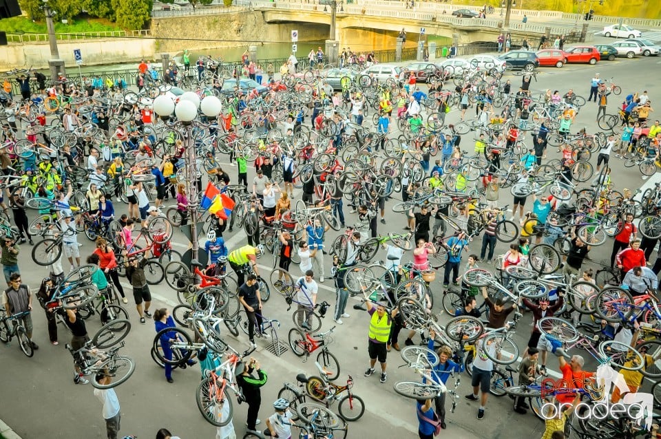 Critical Mass, 