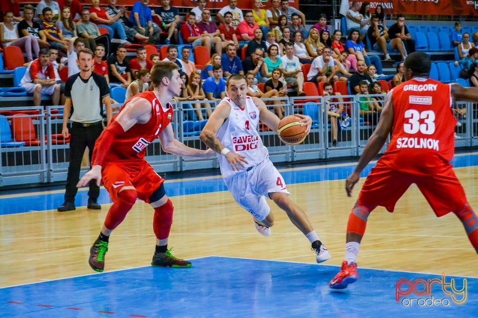 CSM-U Oradea vs Szolnok Olaj KK, Arena Antonio Alexe