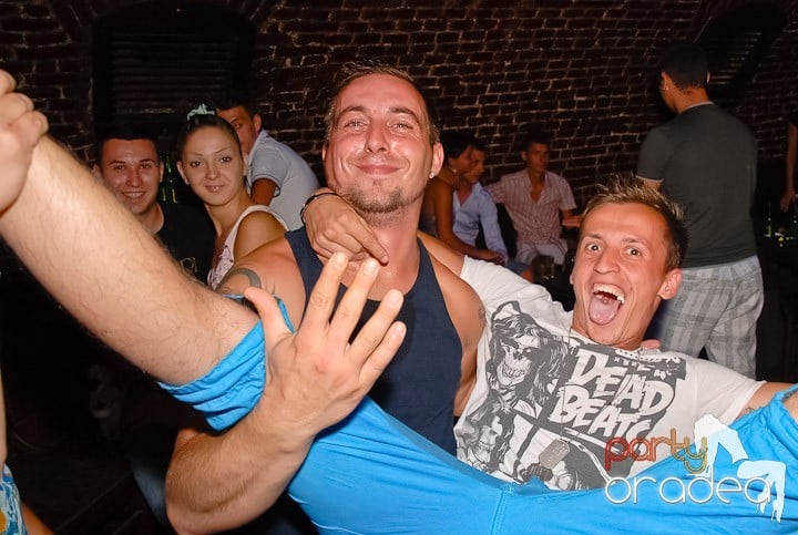 Cum se petrece joi în Escape?,