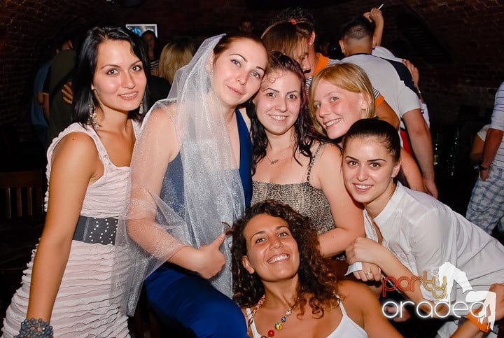Cum se petrece joi în Escape?,