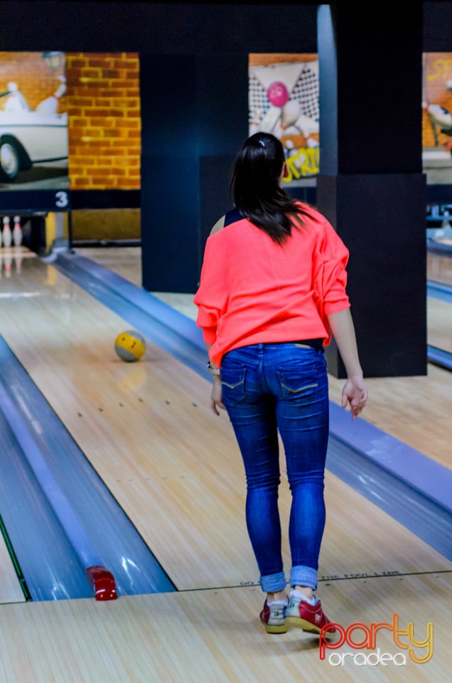 Cupa Presei la Bowling, Lotus Center