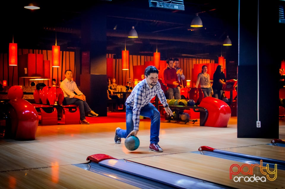 Cupa Presei la Bowling, Lotus Center