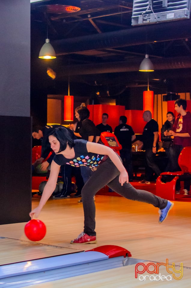 Cupa Presei la Bowling, Lotus Center