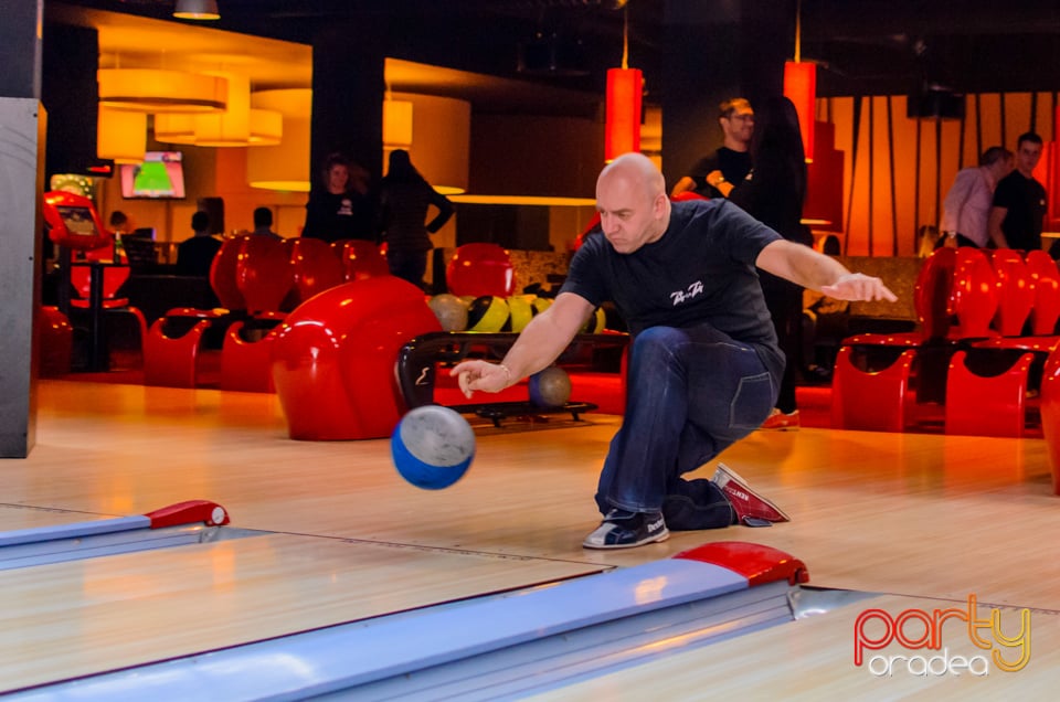 Cupa Presei la Bowling, Lotus Center