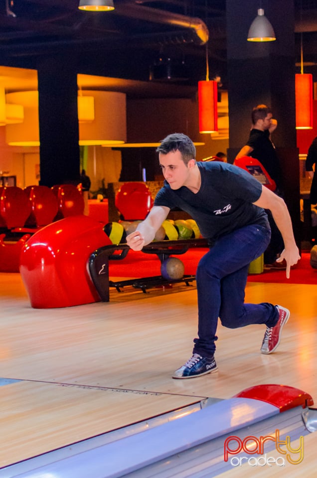 Cupa Presei la Bowling, Lotus Center