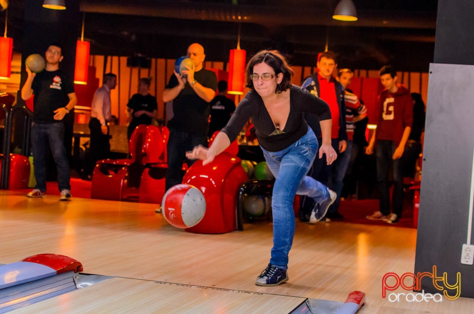 Cupa Presei la Bowling, Lotus Center