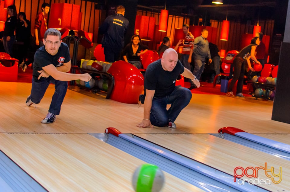 Cupa Presei la Bowling, Lotus Center