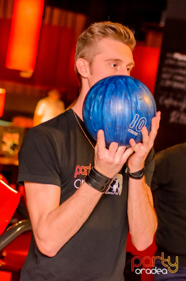 Cupa Presei la Bowling, Lotus Center