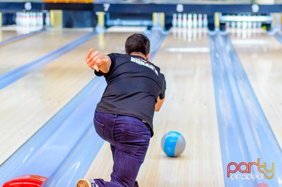 Cupa Presei la Bowling, Lotus Center