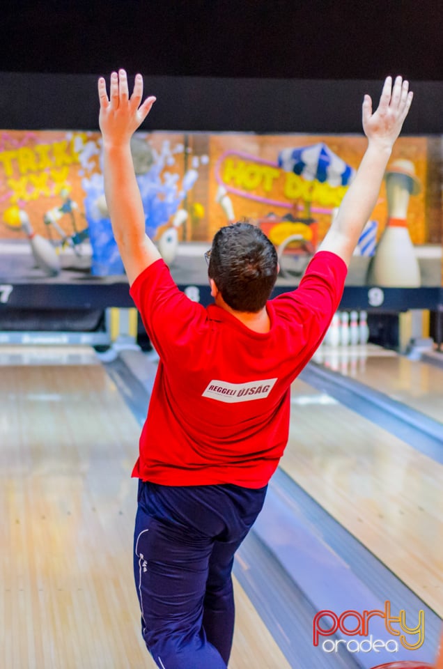 Cupa Presei la Bowling, Lotus Center