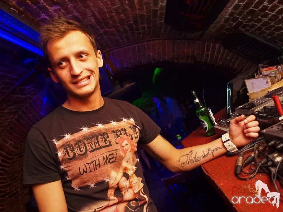 Dacă e joi, e Holsten Party în Escape!, 