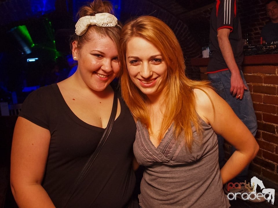 Dacă e joi, e Holsten Party în Escape!, 