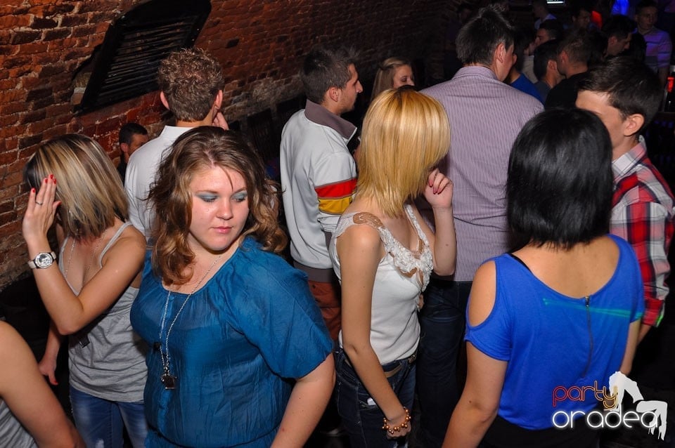 Dacă e joi, e Holsten Party în Escape, 