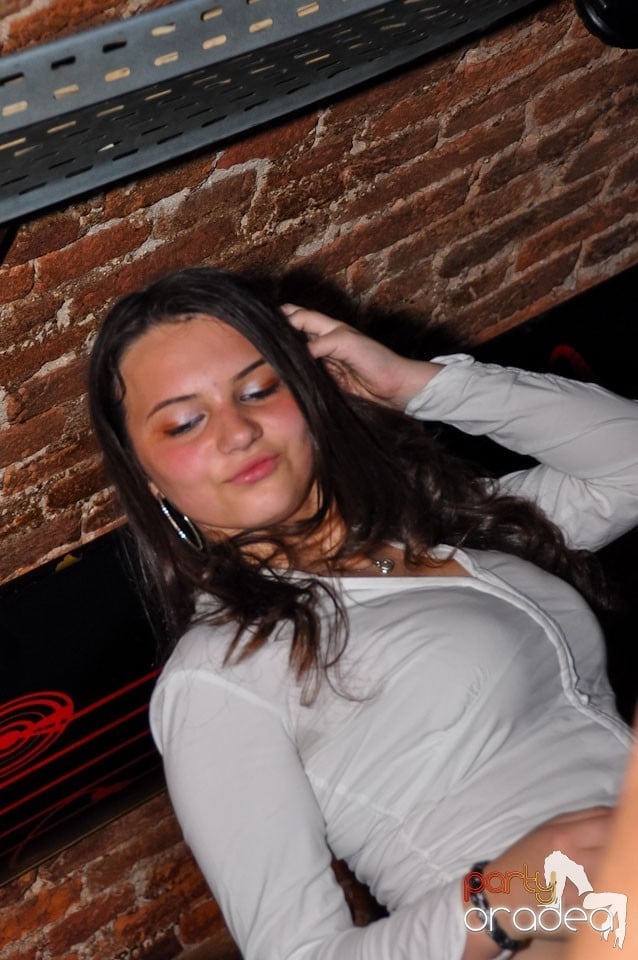 Dacă e joi, e Holsten Party în Escape, 