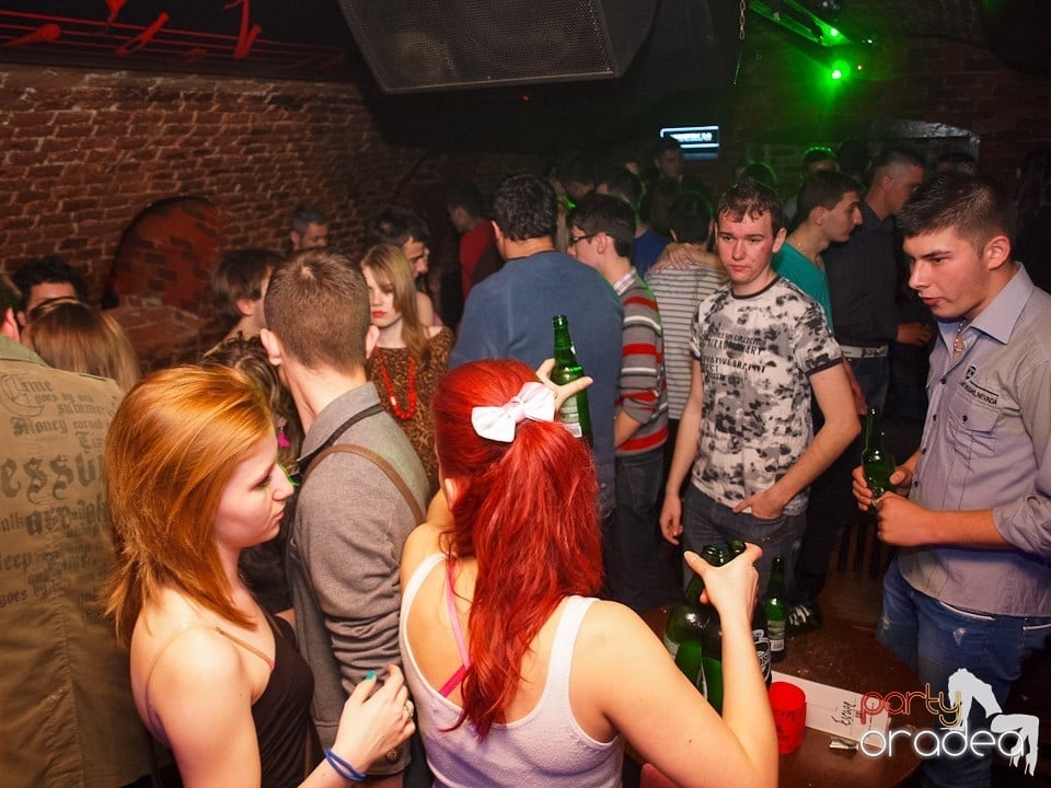 Dacă e joi, e Holsten Party în Escape!, 