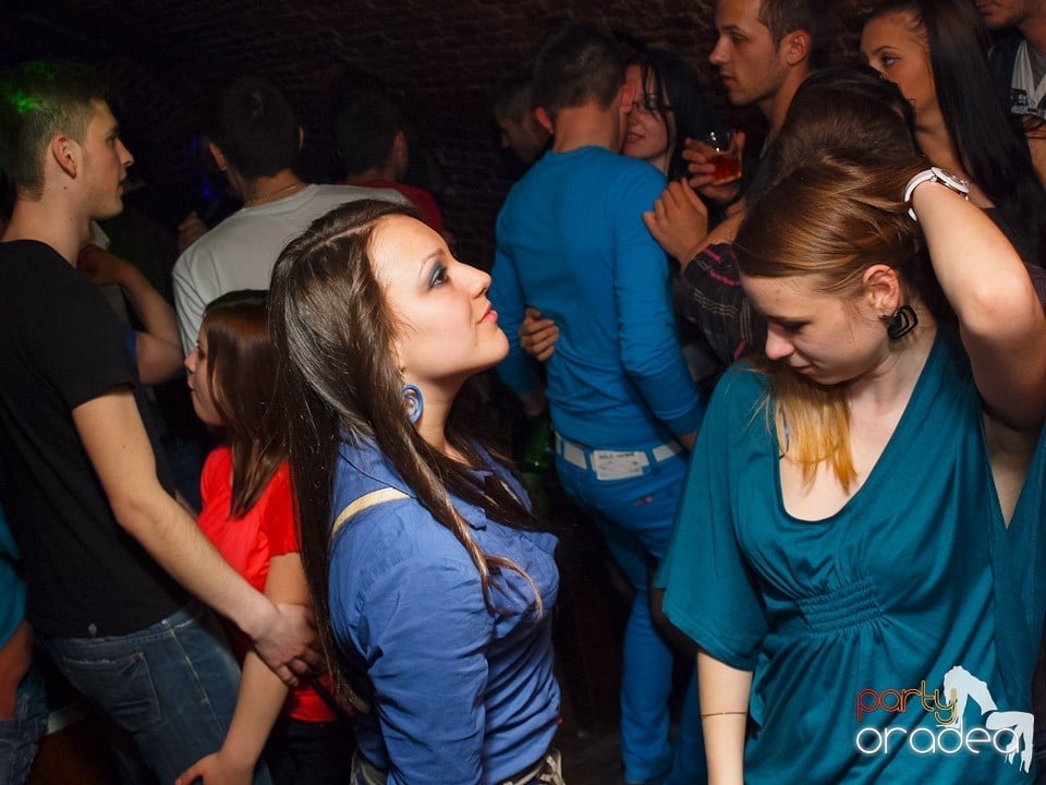 Dacă e joi, e Holsten Party în Escape!, 