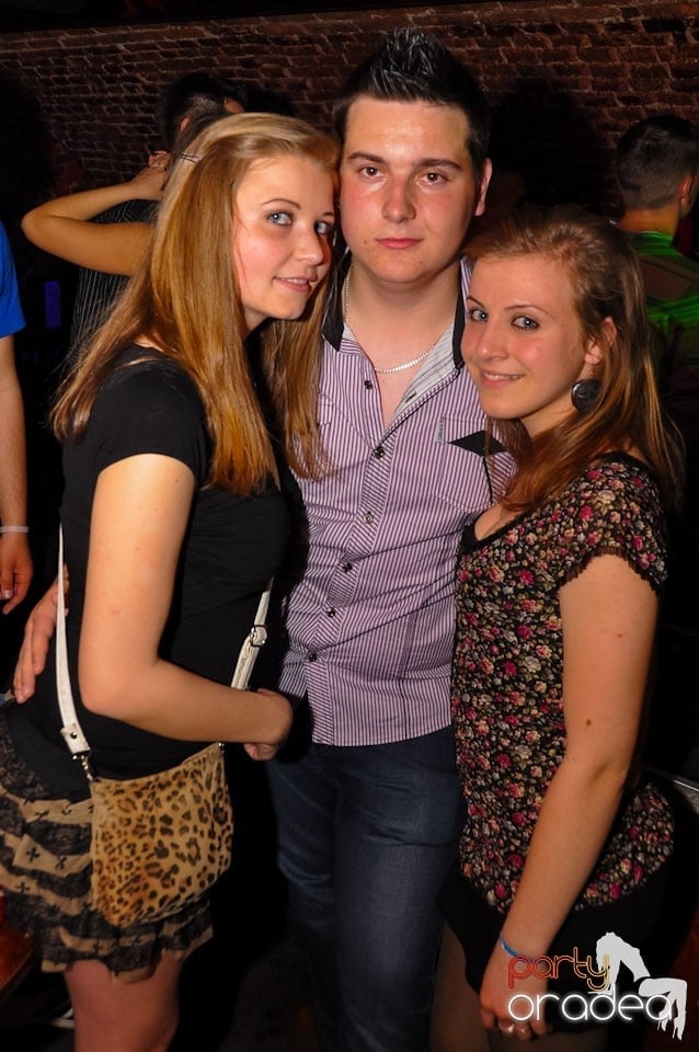 Dacă e joi, e Holsten Party în Escape, 