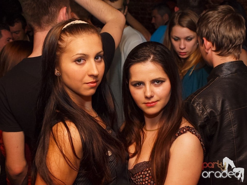 Dacă e joi, e Holsten Party în Escape!, 