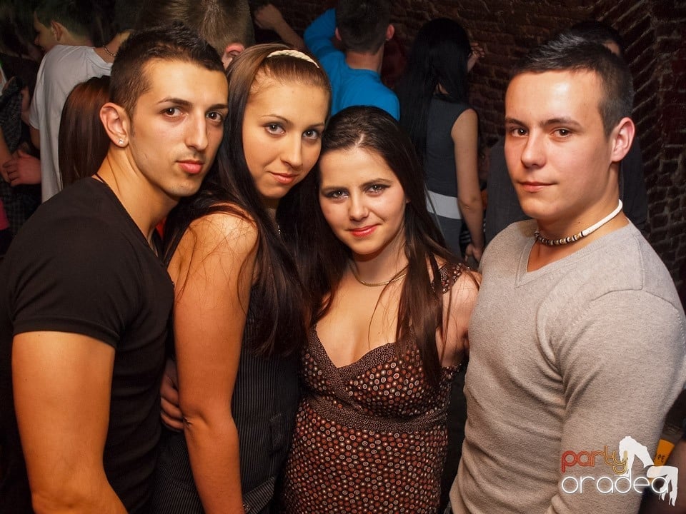 Dacă e joi, e Holsten Party în Escape!, 