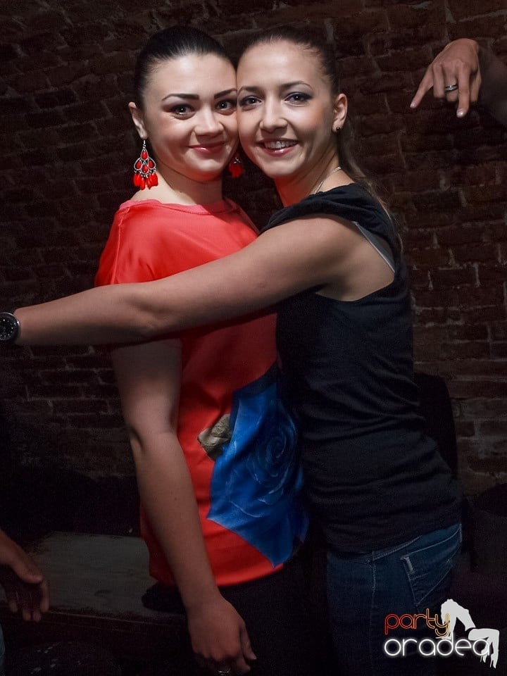 Dacă e joi, e Holsten Party în Escape!, 