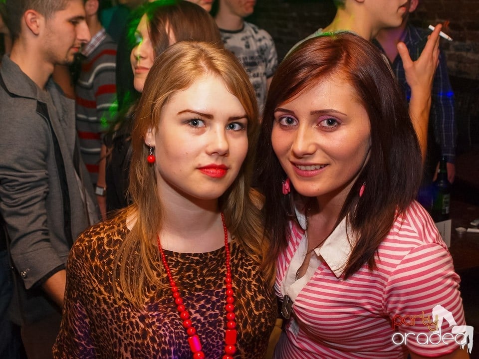 Dacă e joi, e Holsten Party în Escape!, 