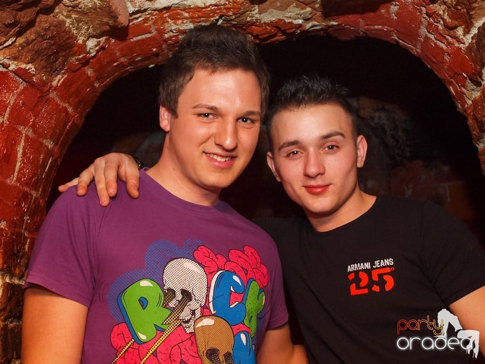 Dacă e joi, e Holsten Party în Escape!, 