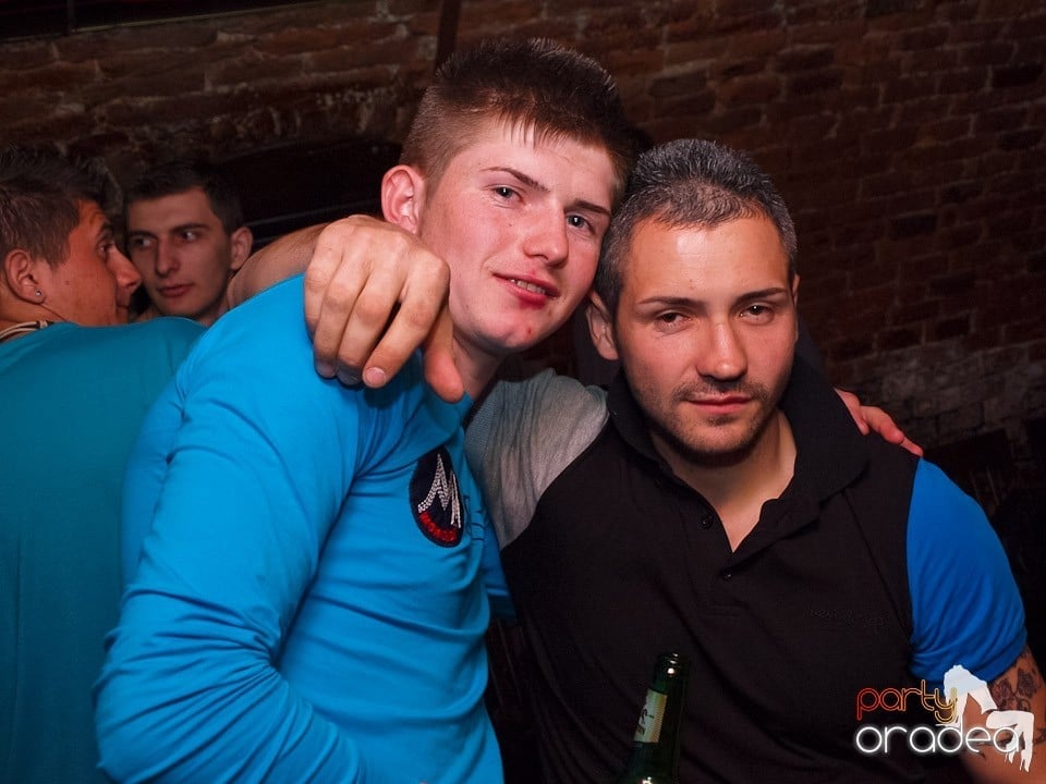 Dacă e joi, e Holsten Party în Escape!, 