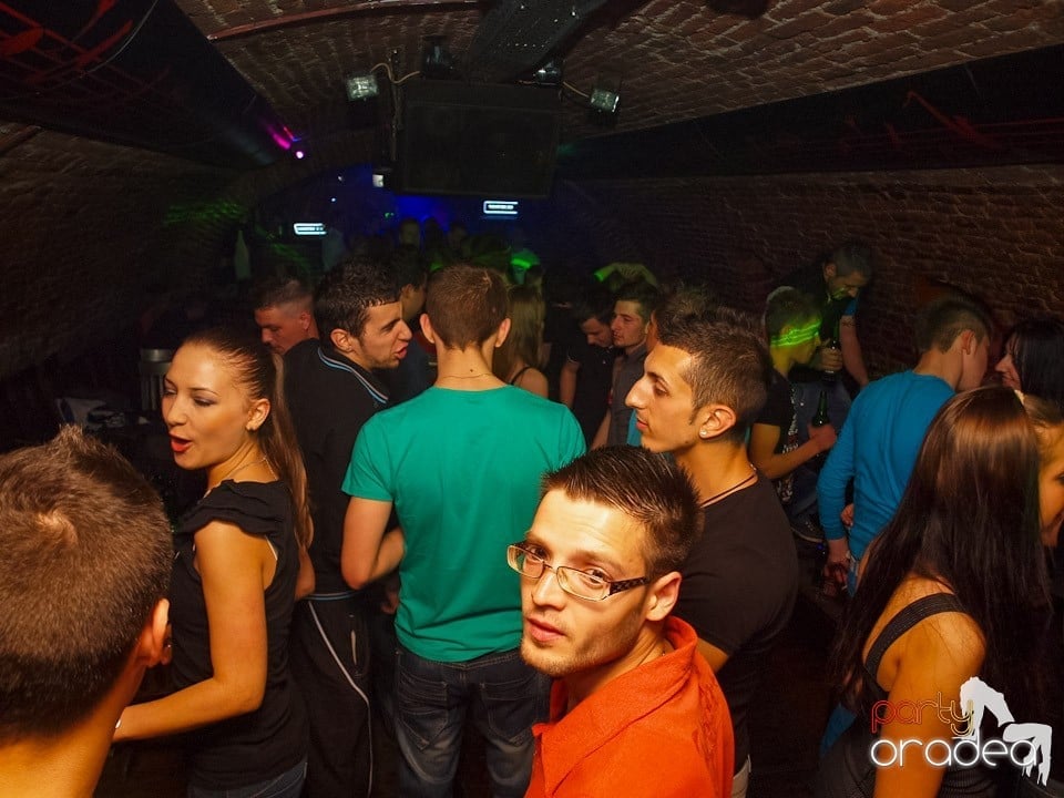 Dacă e joi, e Holsten Party în Escape!, 