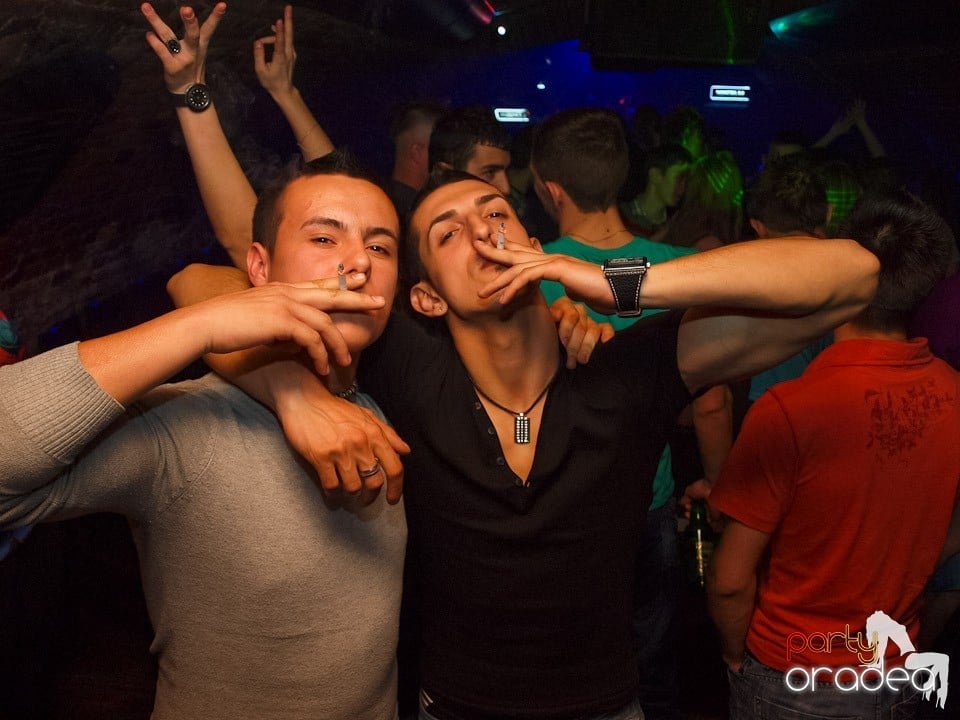 Dacă e joi, e Holsten Party în Escape!, 