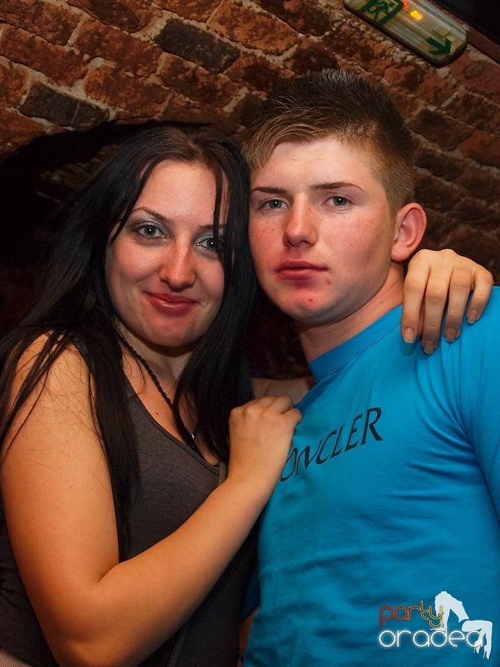 Dacă e joi, e Holsten Party în Escape!, 