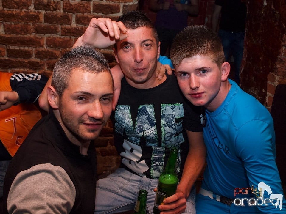 Dacă e joi, e Holsten Party în Escape!, 