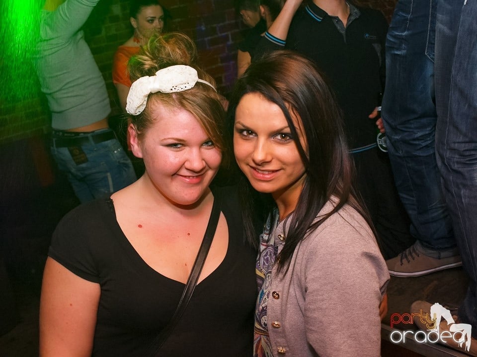 Dacă e joi, e Holsten Party în Escape!, 