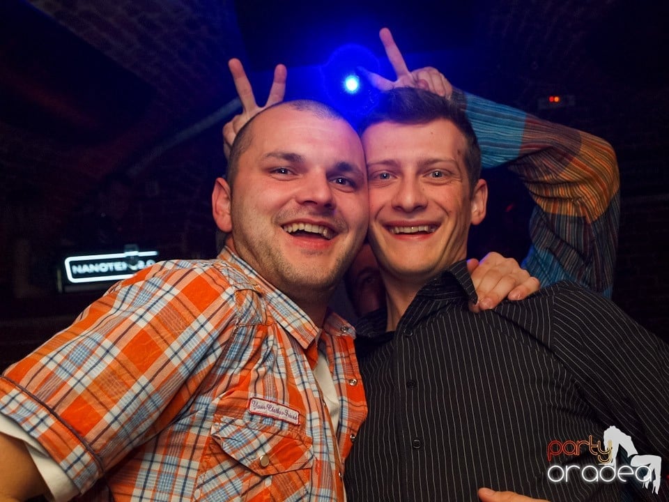 Dacă e joi, e Holsten Party în Escape!, 