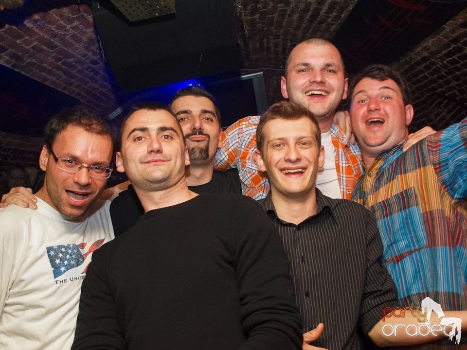 Dacă e joi, e Holsten Party în Escape!, 