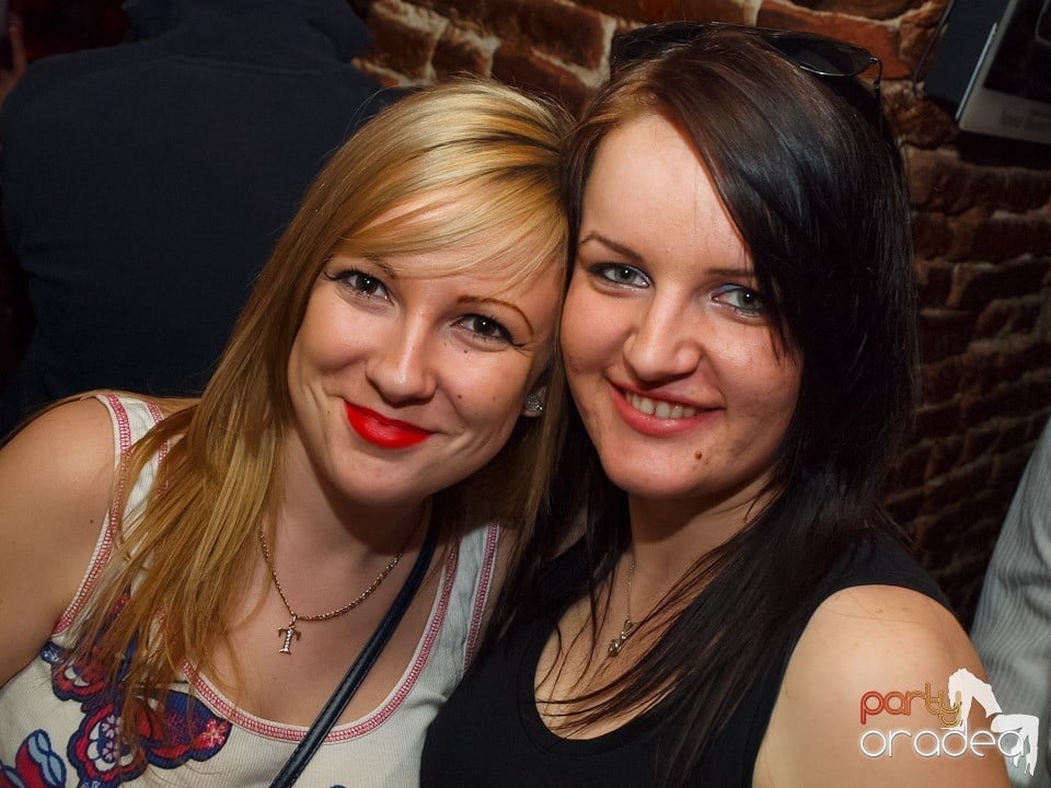 Dacă e joi, e Holsten Party în Escape!, 