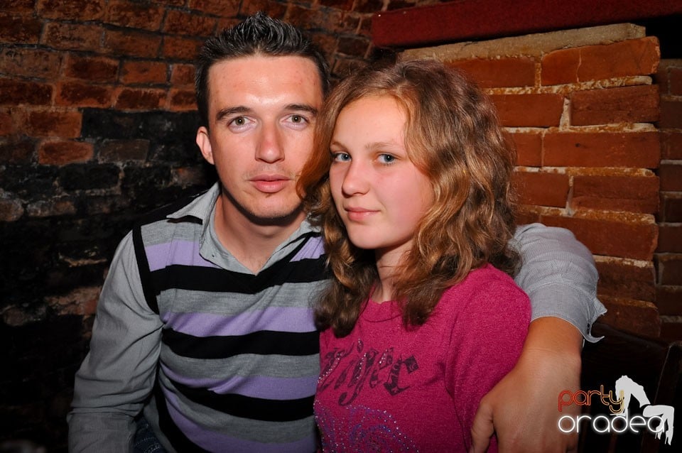 Dacă e joi, e party în Escape, 