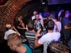 Dacă e joi, e party în Escape