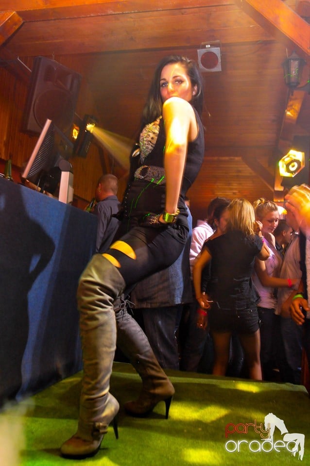 Dancer Girl Night în Disco Faház, 