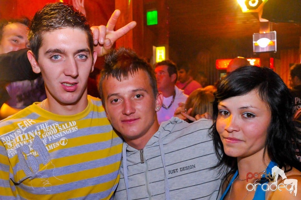 Dancer Girl Night în Disco Faház, 