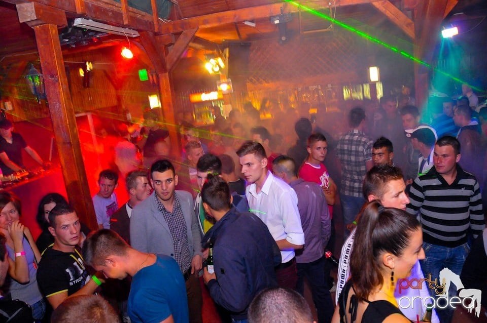 Dancer Girl Night în Disco Faház, 