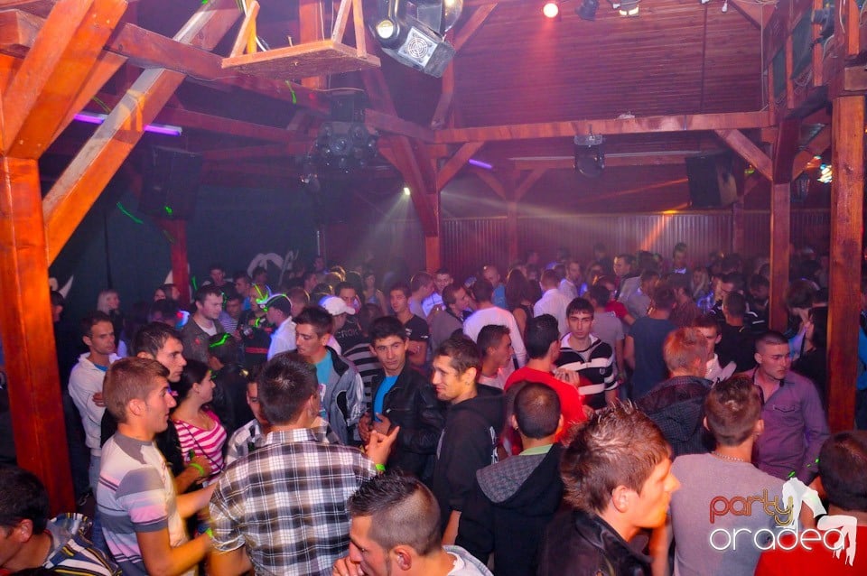 Dancer Girl Night în Disco Faház, 