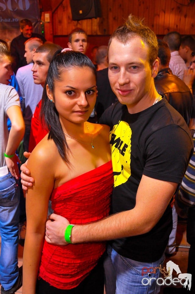 Dancer Girl Night în Disco Faház, 