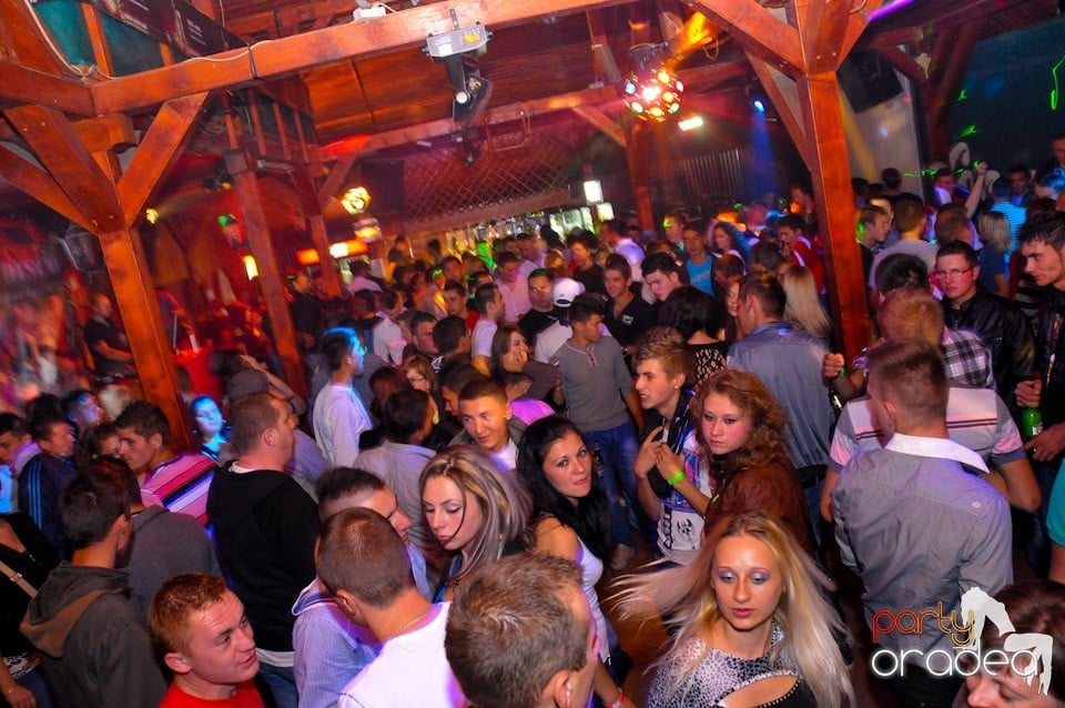 Dancer Girl Night în Disco Faház, 